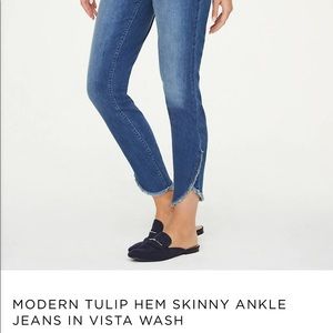 LOFT Tulip Hem Jeans (Size 28/6)